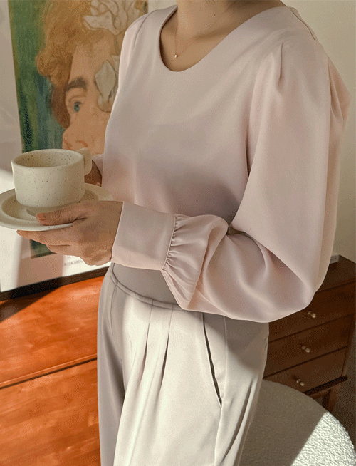 안느 라운드블라우스-3color, 심플 베이직-#츨근룩 #베이직룩 #하객룩